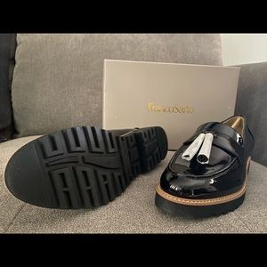 New Franco Sarto women’s shoes Black loafers some gold detail size 7.5 beautiful